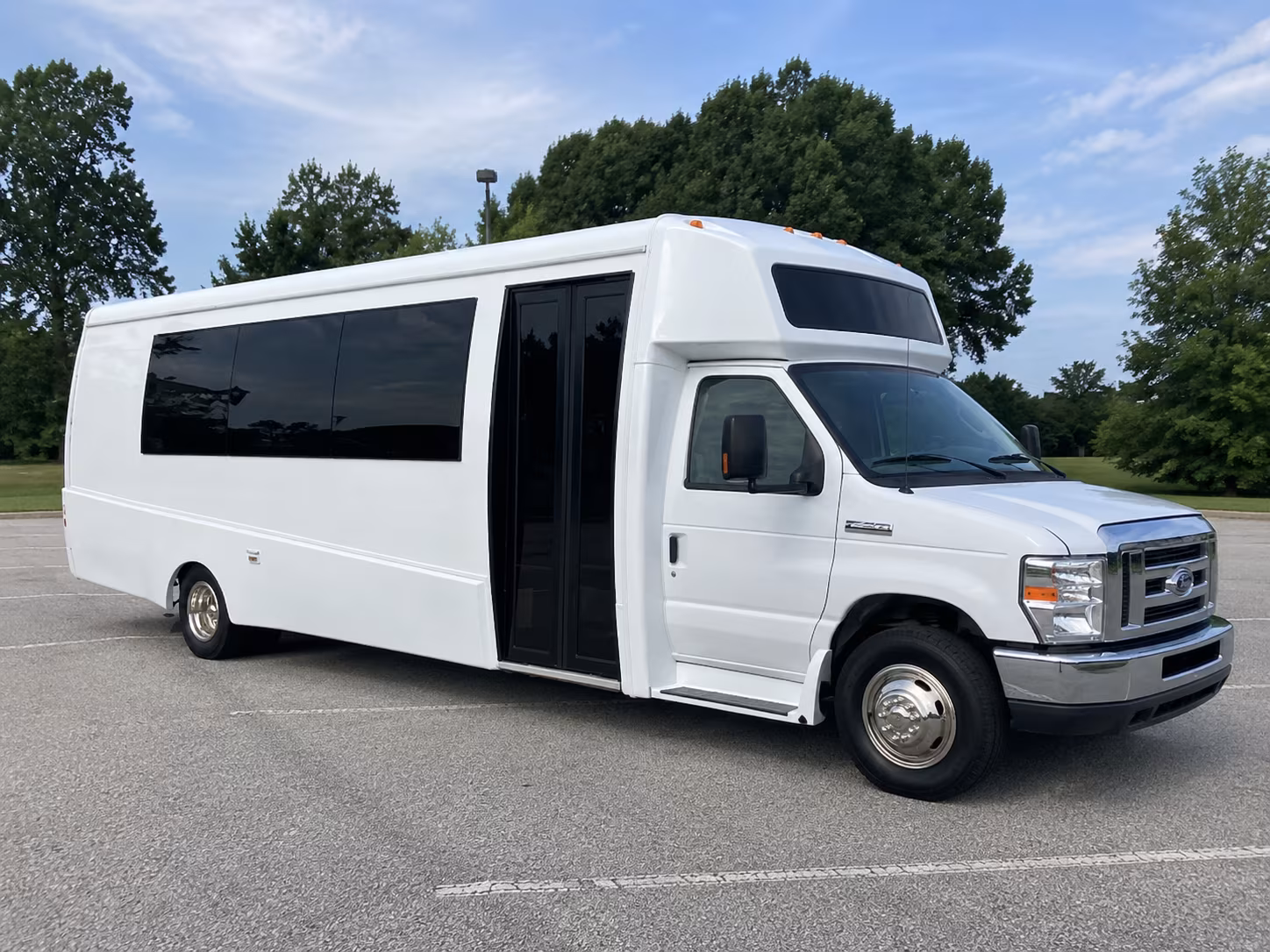 harrisonburg 18 passenger party bus