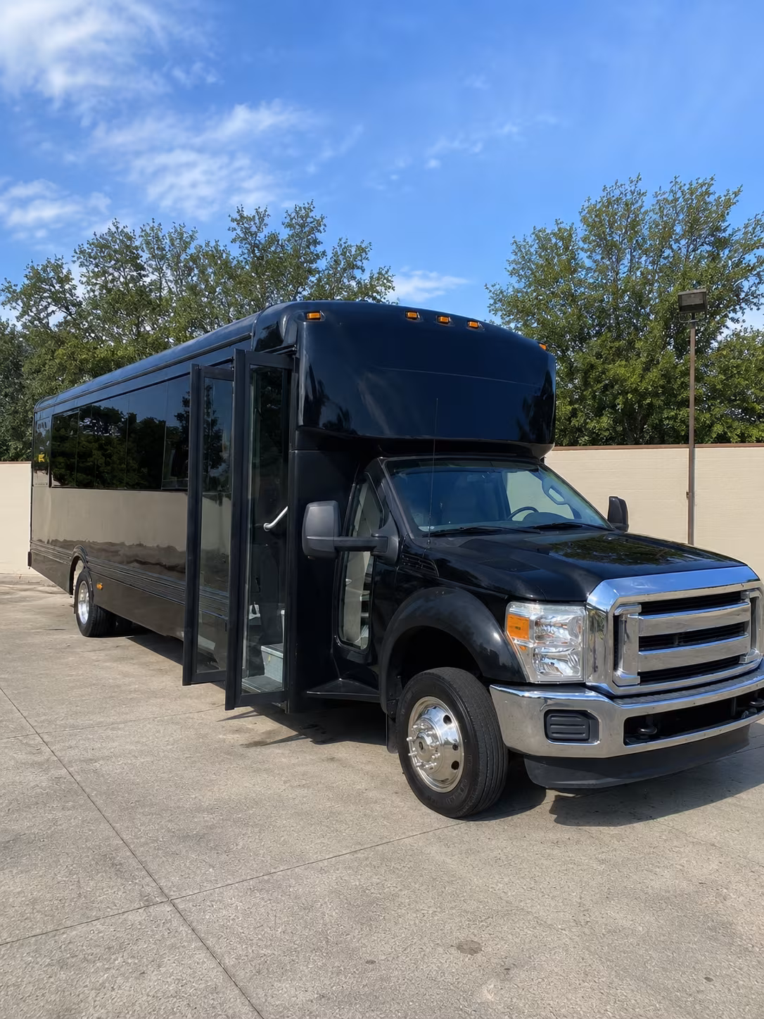 harrisonburg 20 passenger party bus