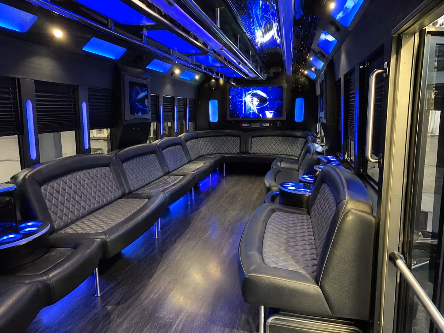 harrisonburg 28 passenger party bus interior